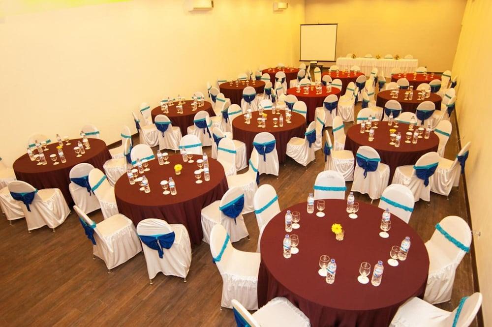 ไอดูป โฮเต็ล Hotel มาตารัม ภายนอก รูปภาพ